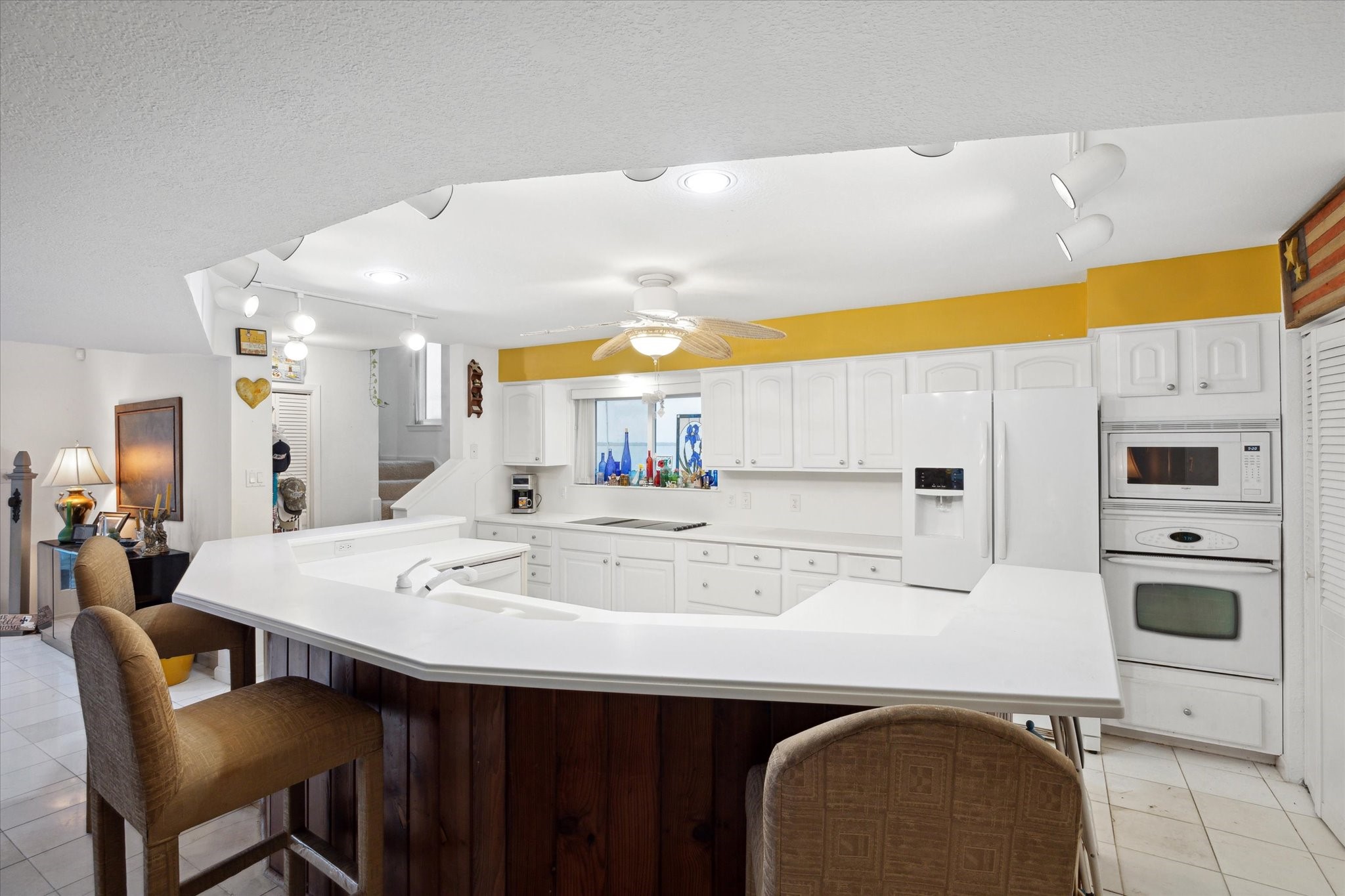 251 Isles End Road, Tiki Island, TX 77554