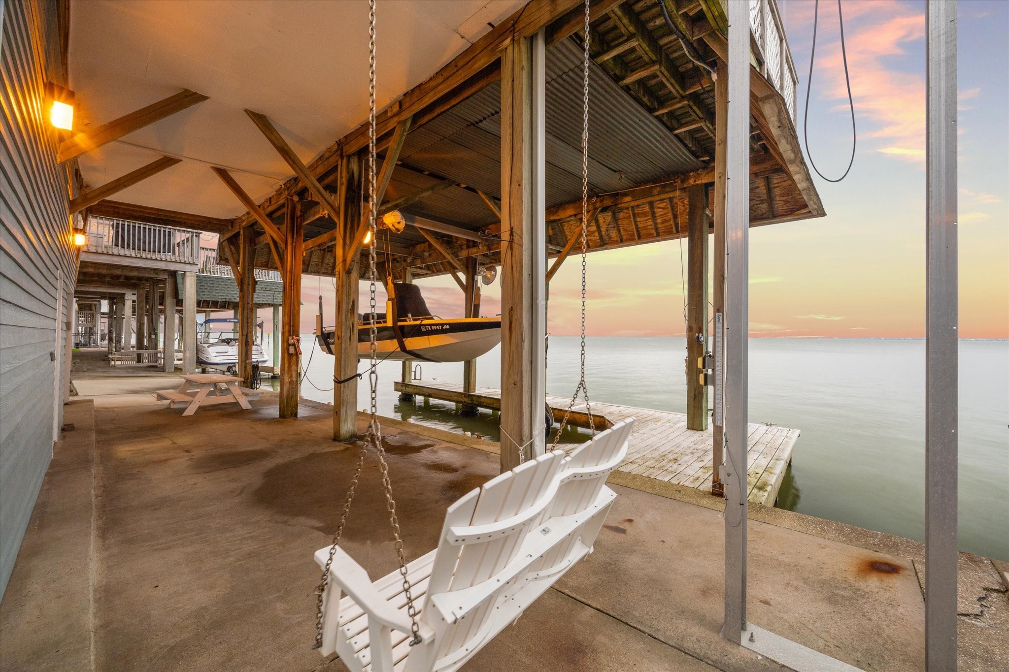 251 Isles End Road, Tiki Island, TX 77554