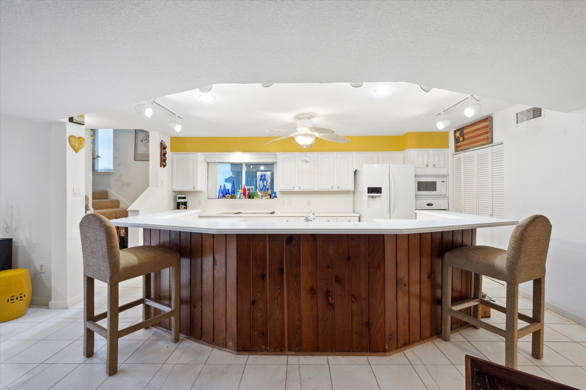 251 Isles End Road, Tiki Island, TX 77554