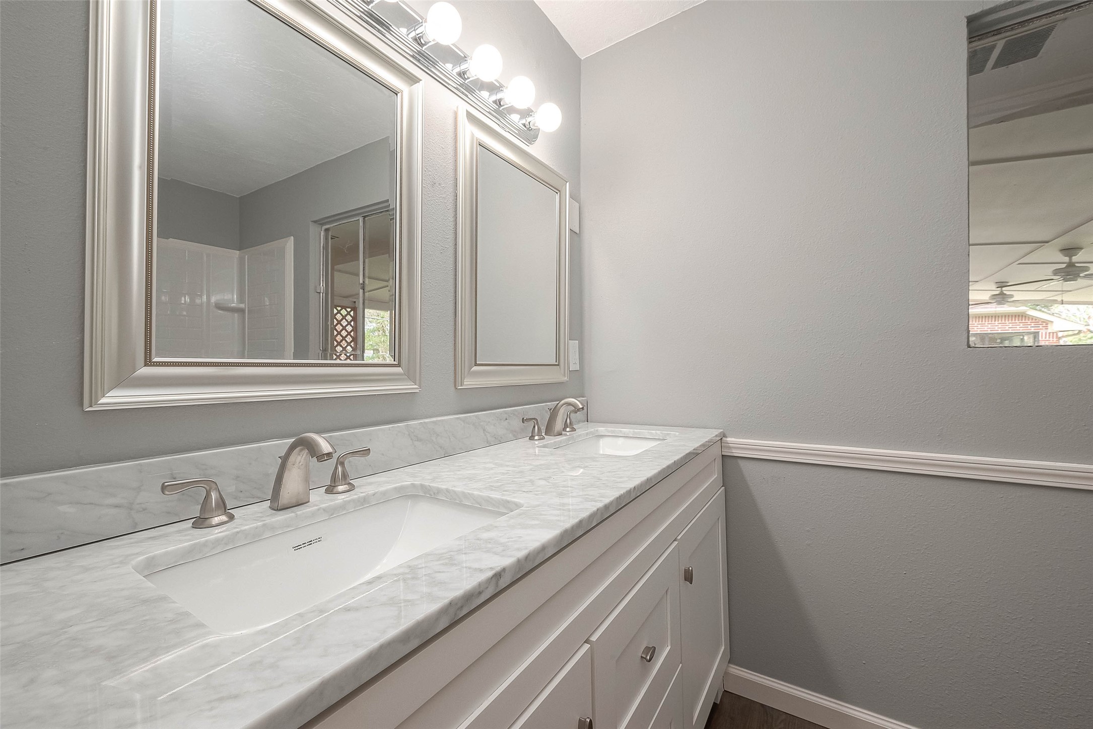 Full Hall bathroom