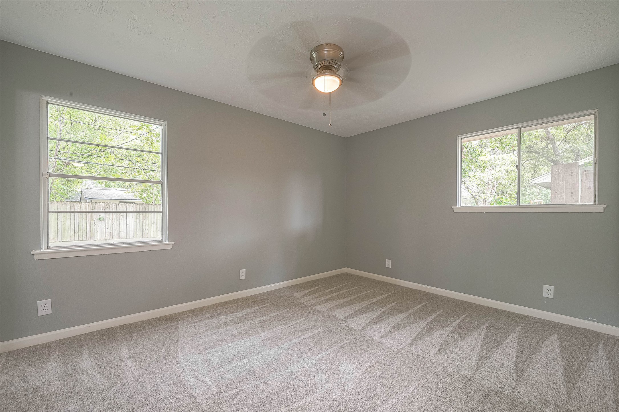 Second bedroom.