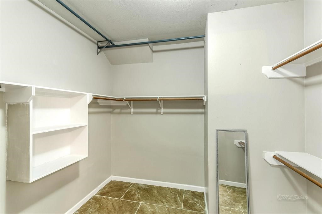 Walk-in Closet