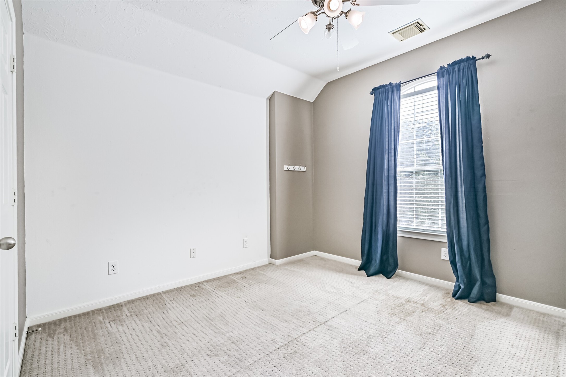 12527 Saratoga Woods Lane, Humble, TX 77346