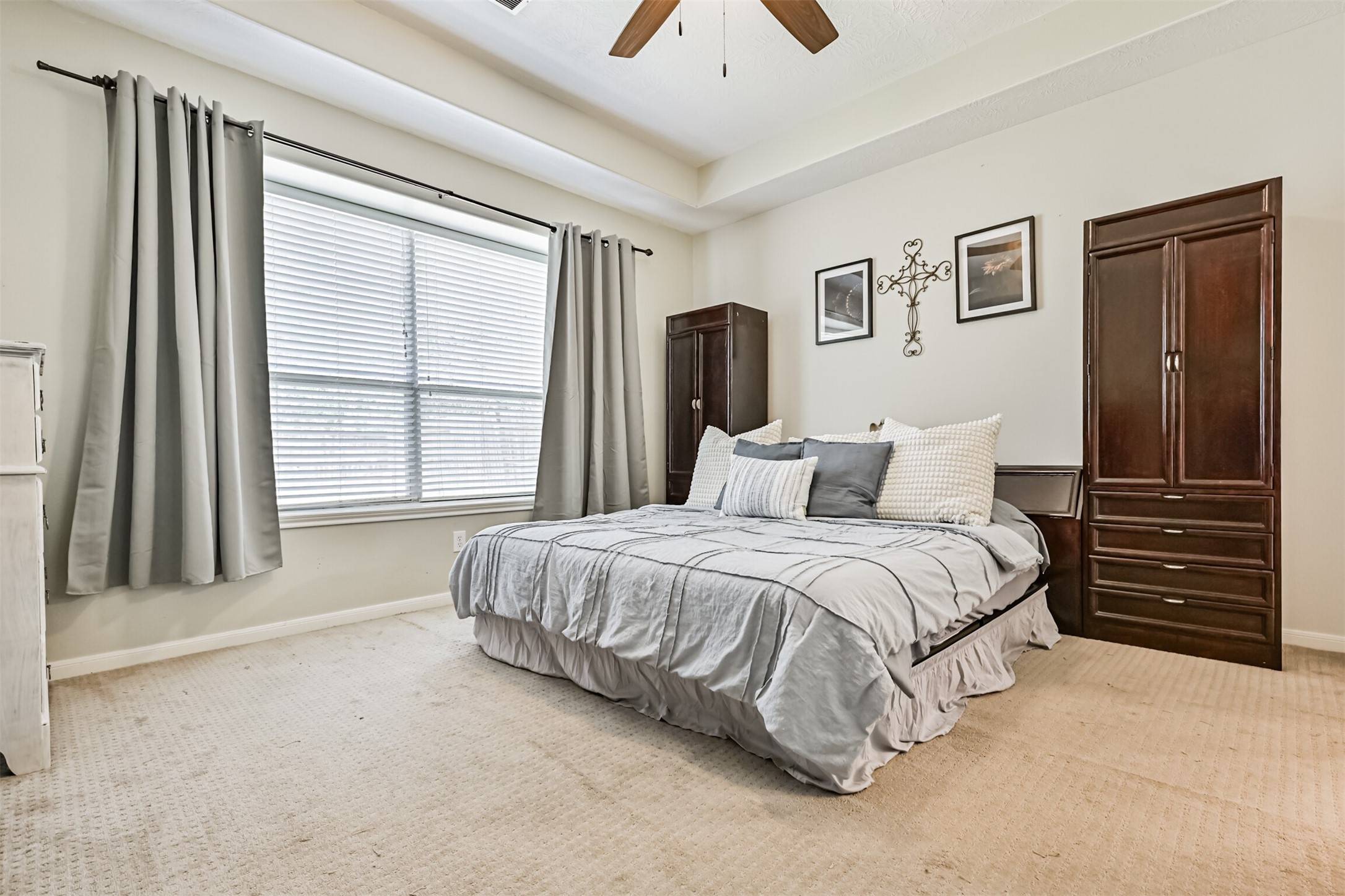 12527 Saratoga Woods Lane, Humble, TX 77346