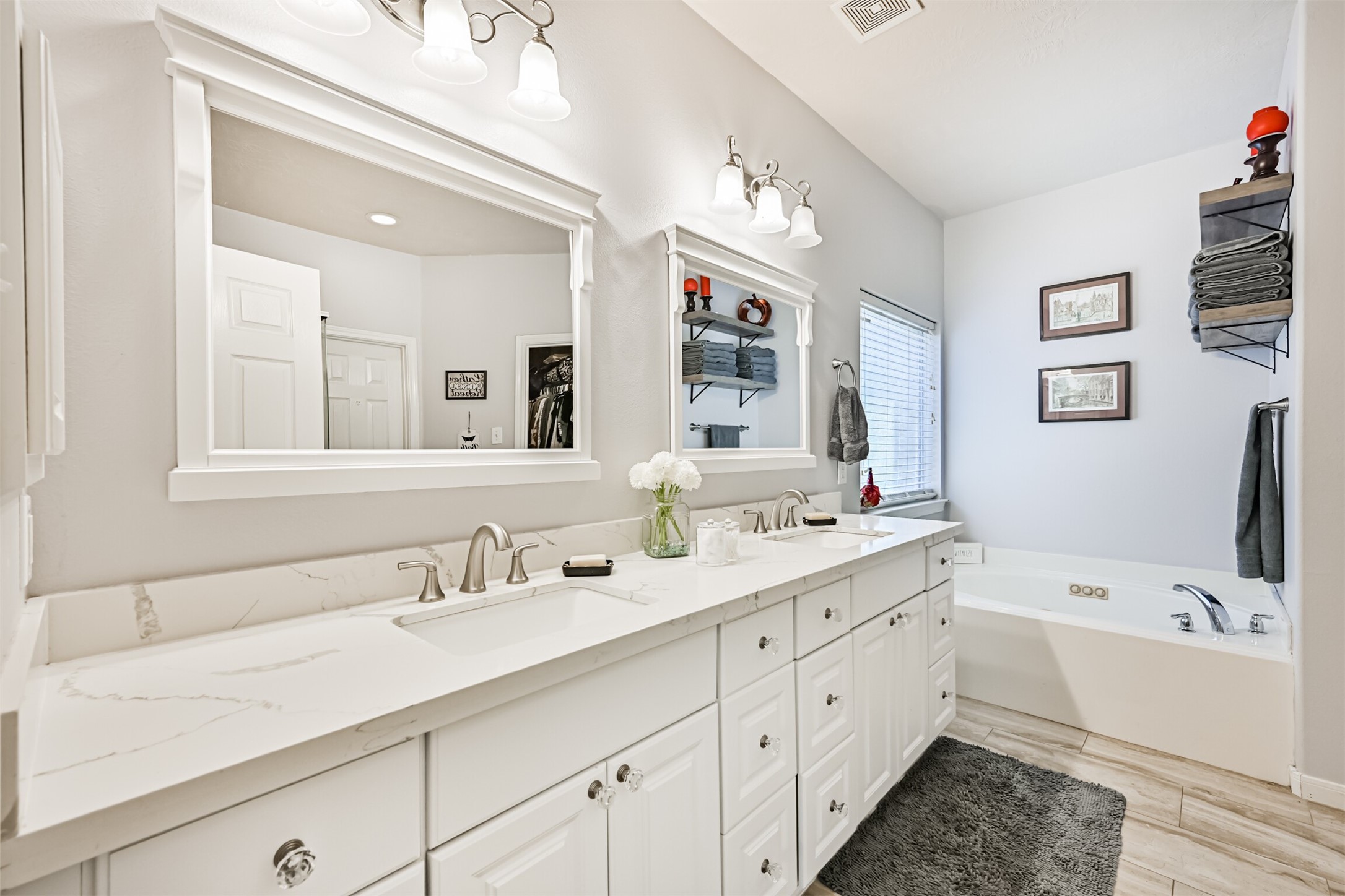 12527 Saratoga Woods Lane, Humble, TX 77346