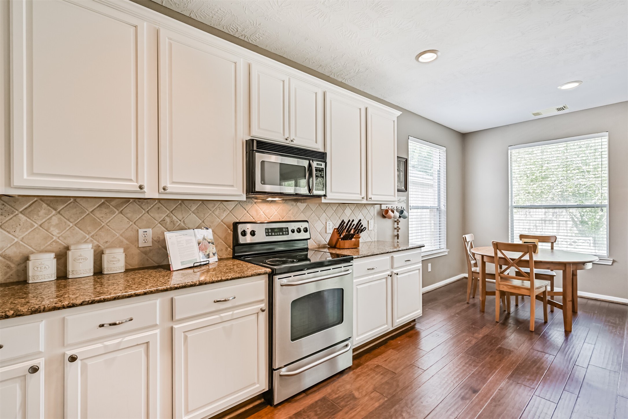 12527 Saratoga Woods Lane, Humble, TX 77346