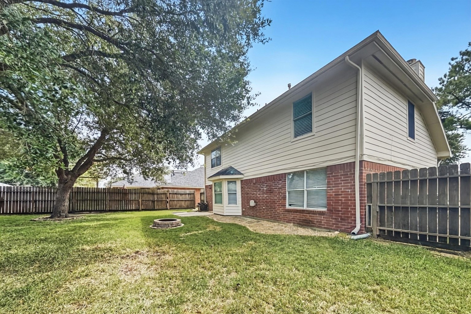 5103 Lockhart Drive, Pearland, TX 77584