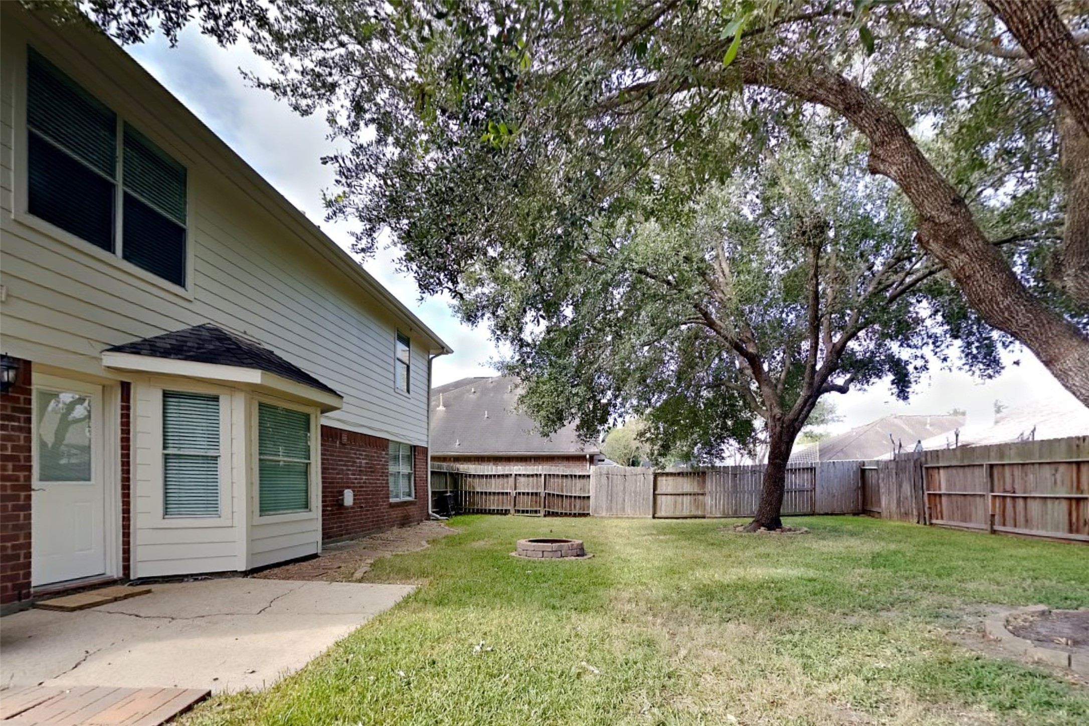 5103 Lockhart Drive, Pearland, TX 77584