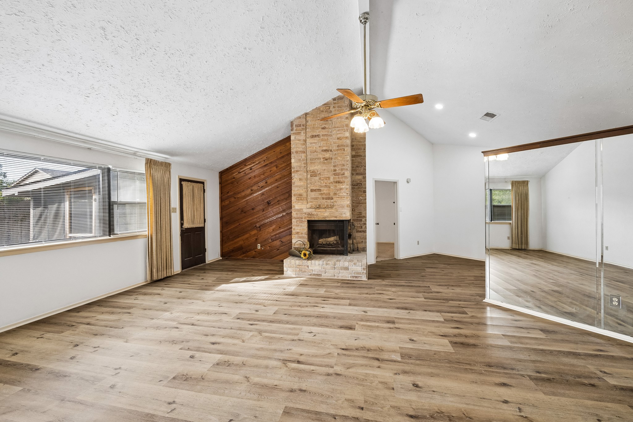 2319 Hampton Road, League City, TX 77573 2319 Hampton Road, League City, TX 77573