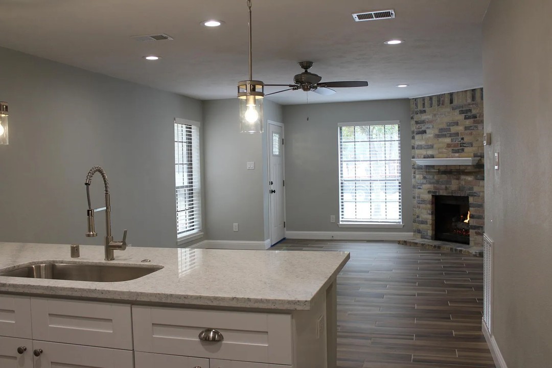 55 E White Willow Circle, Spring, TX 77381