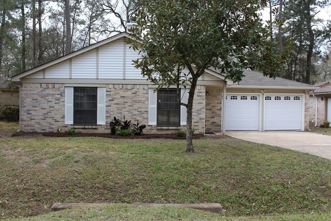 55 E White Willow Circle, Spring, TX 77381