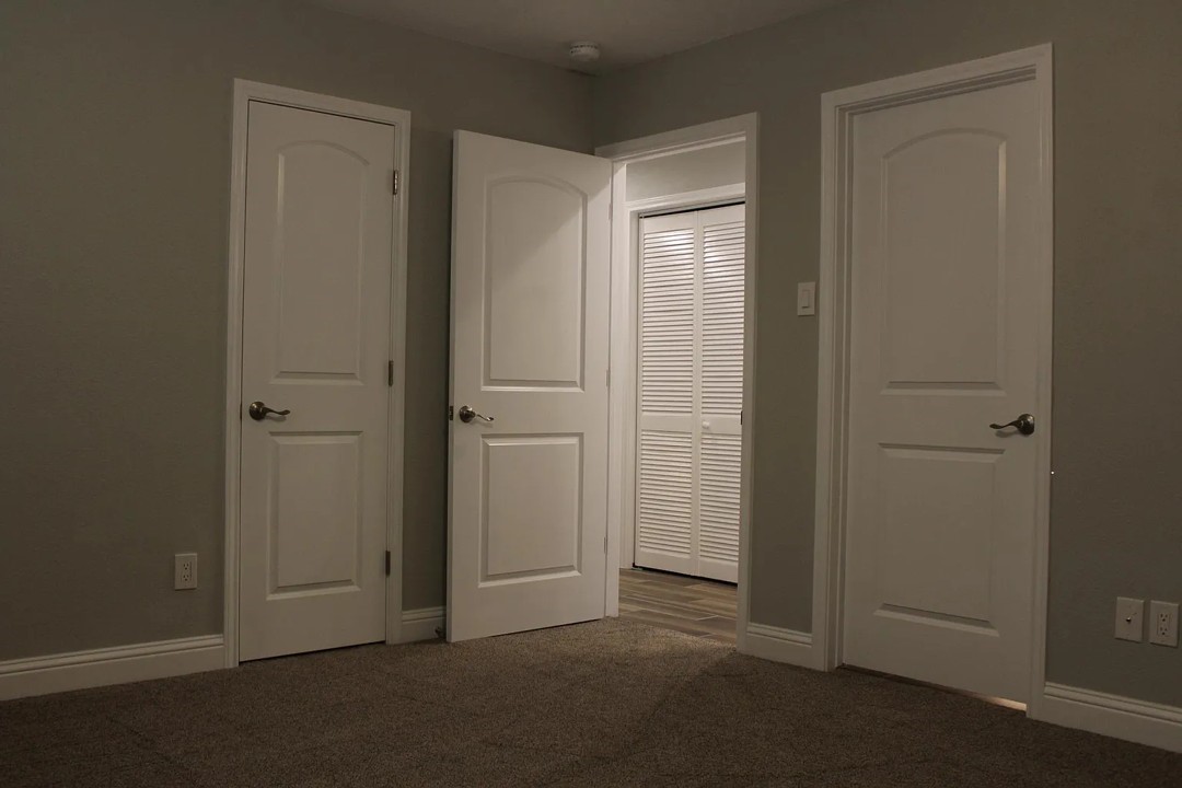 55 E White Willow Circle, Spring, TX 77381