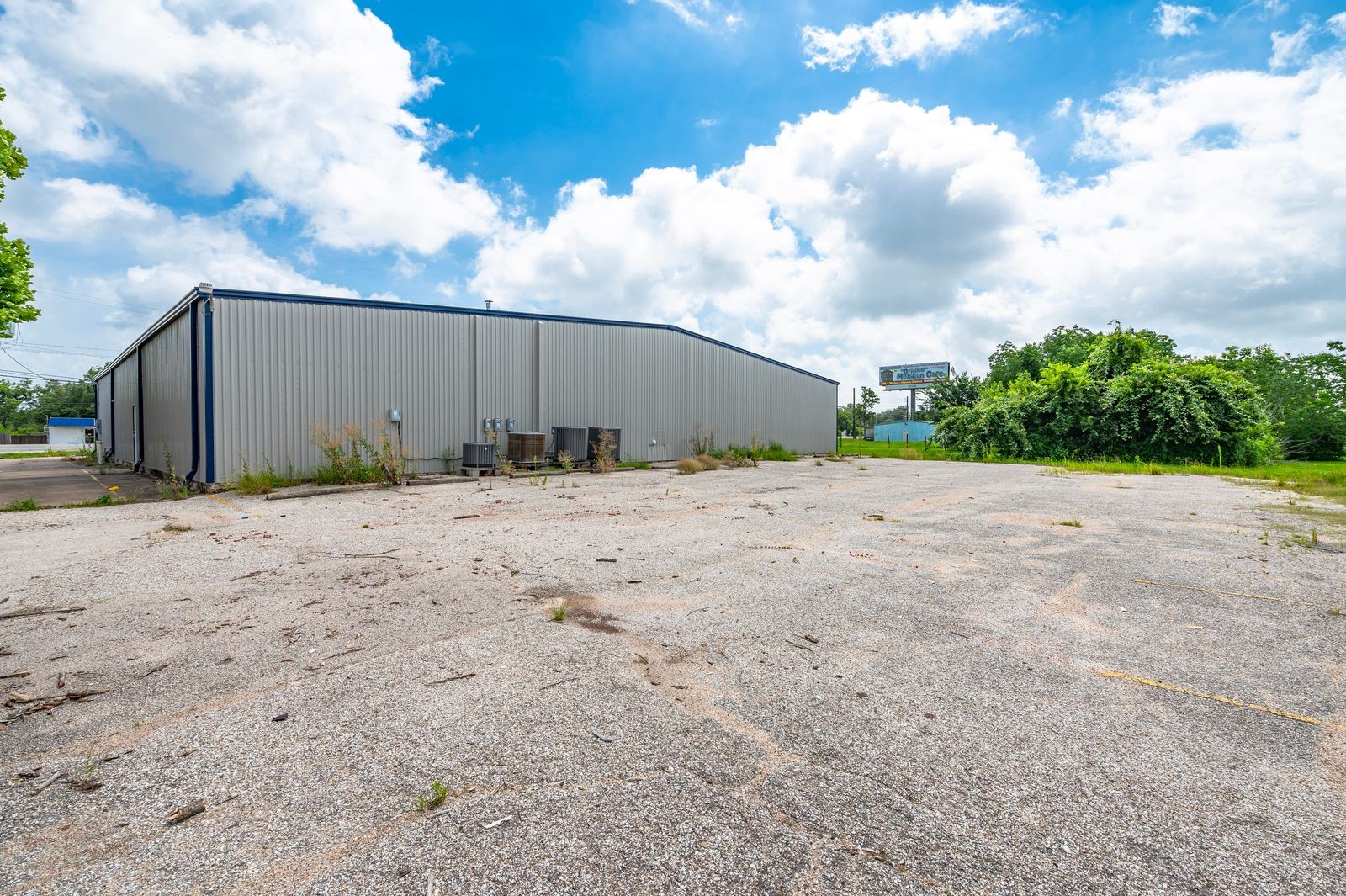 8621 Highway 6, Hitchcock, TX 77563
