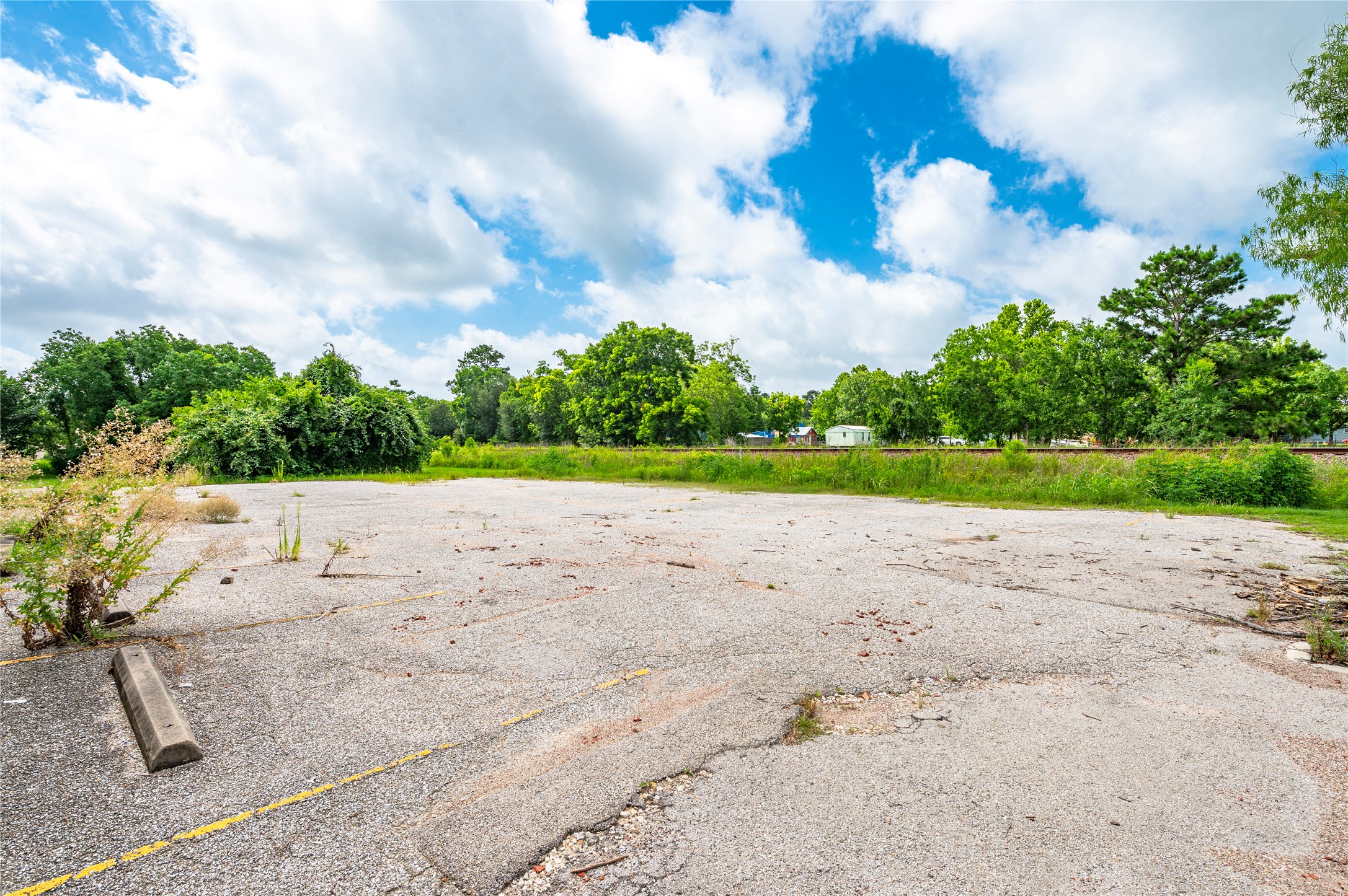 8621 Highway 6, Hitchcock, TX 77563