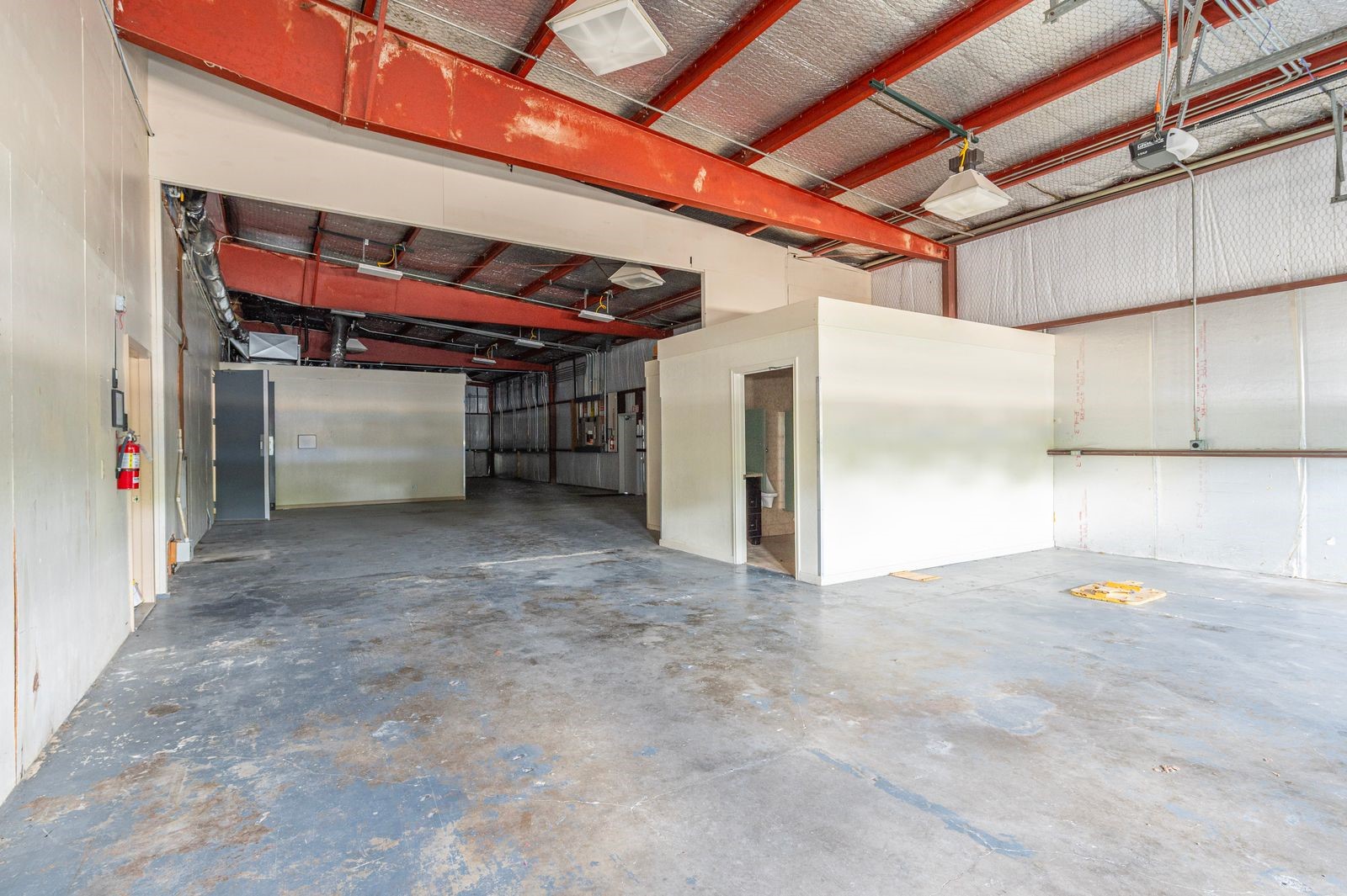 8621 Highway 6, Hitchcock, TX 77563