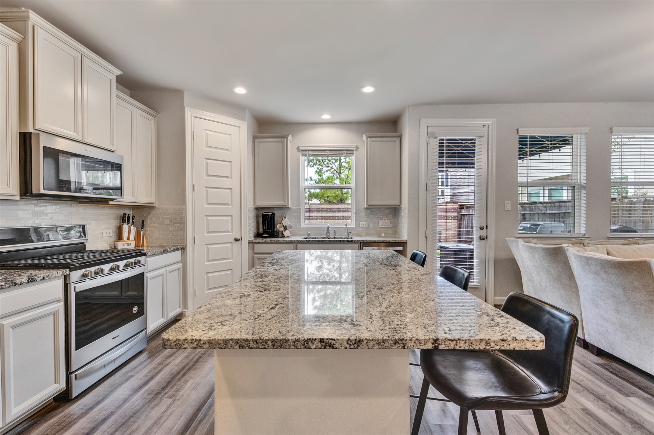 9904 Smokehouse Silo Lane, Houston, TX 77080
