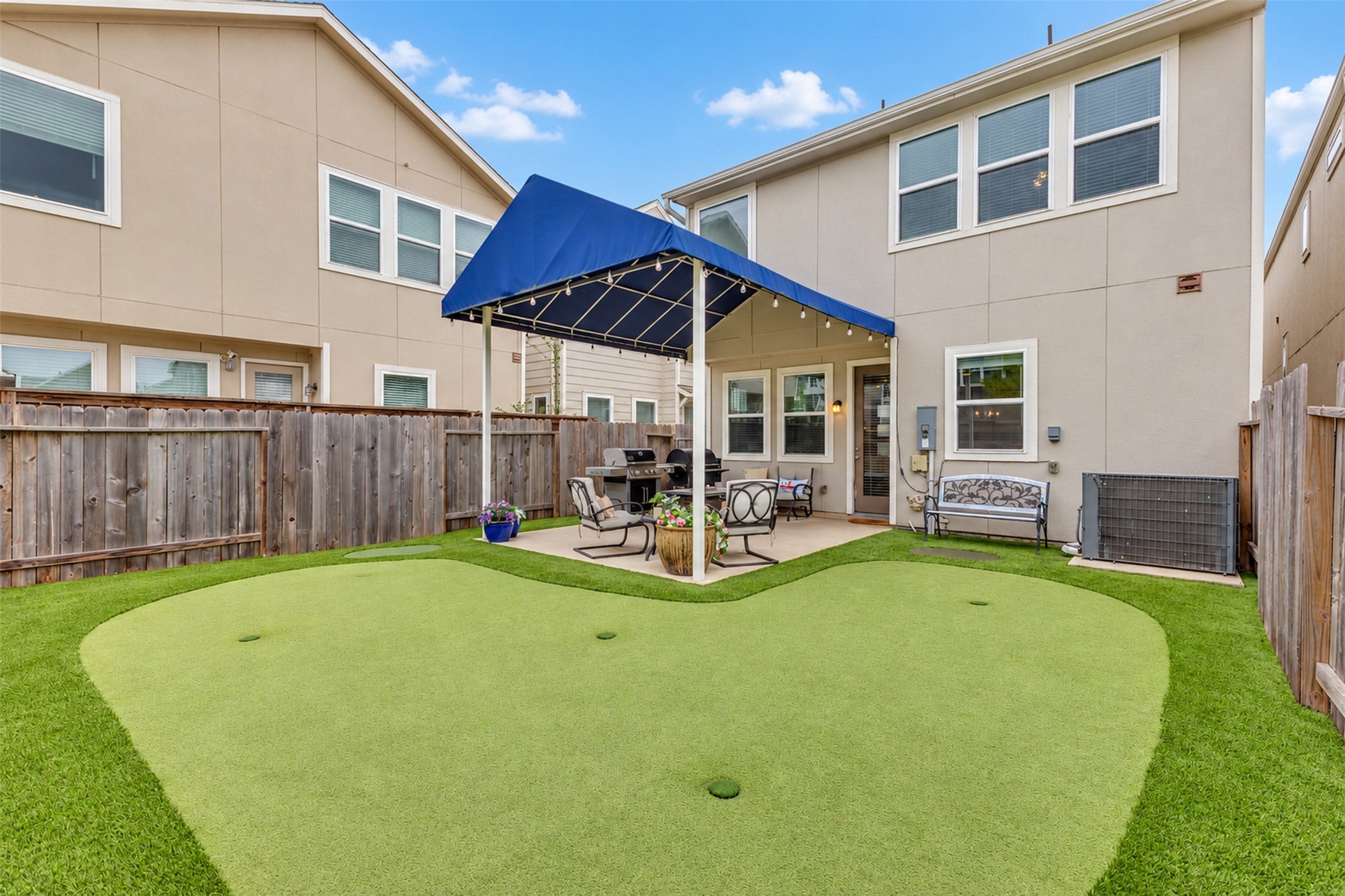 9904 Smokehouse Silo Lane, Houston, TX 77080