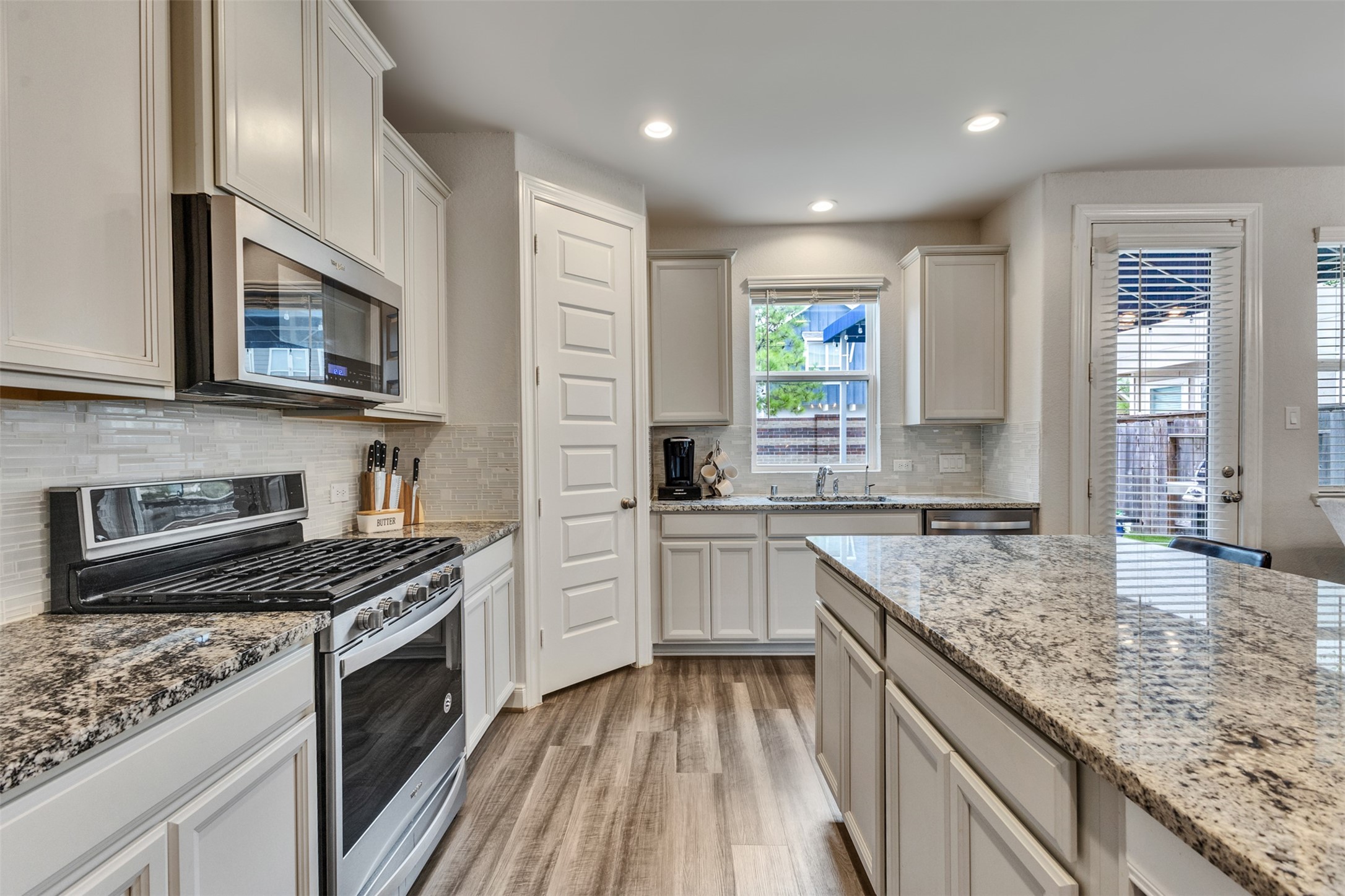 9904 Smokehouse Silo Lane, Houston, TX 77080