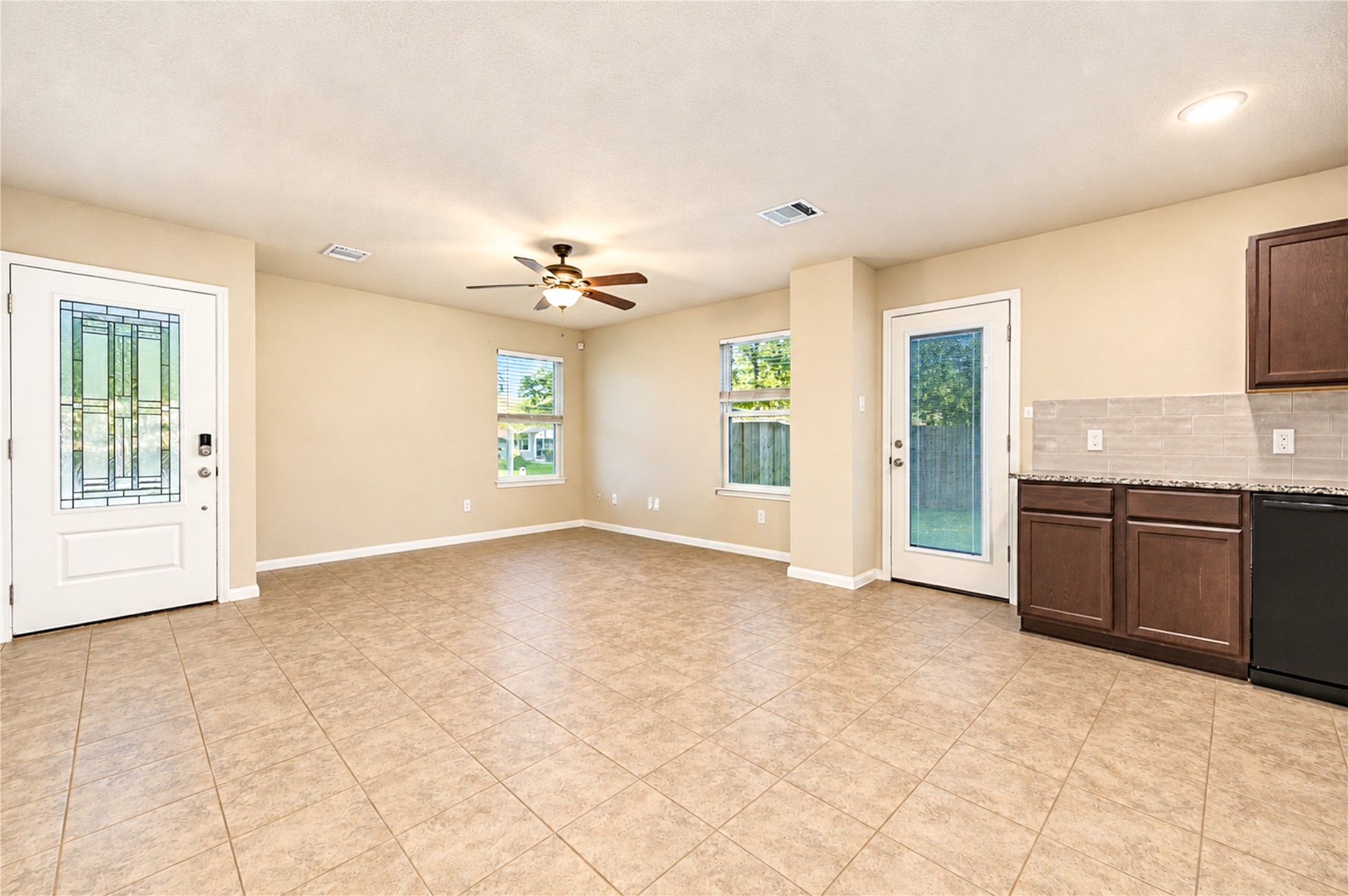 15190 Crockett Road, Willis, TX 77378