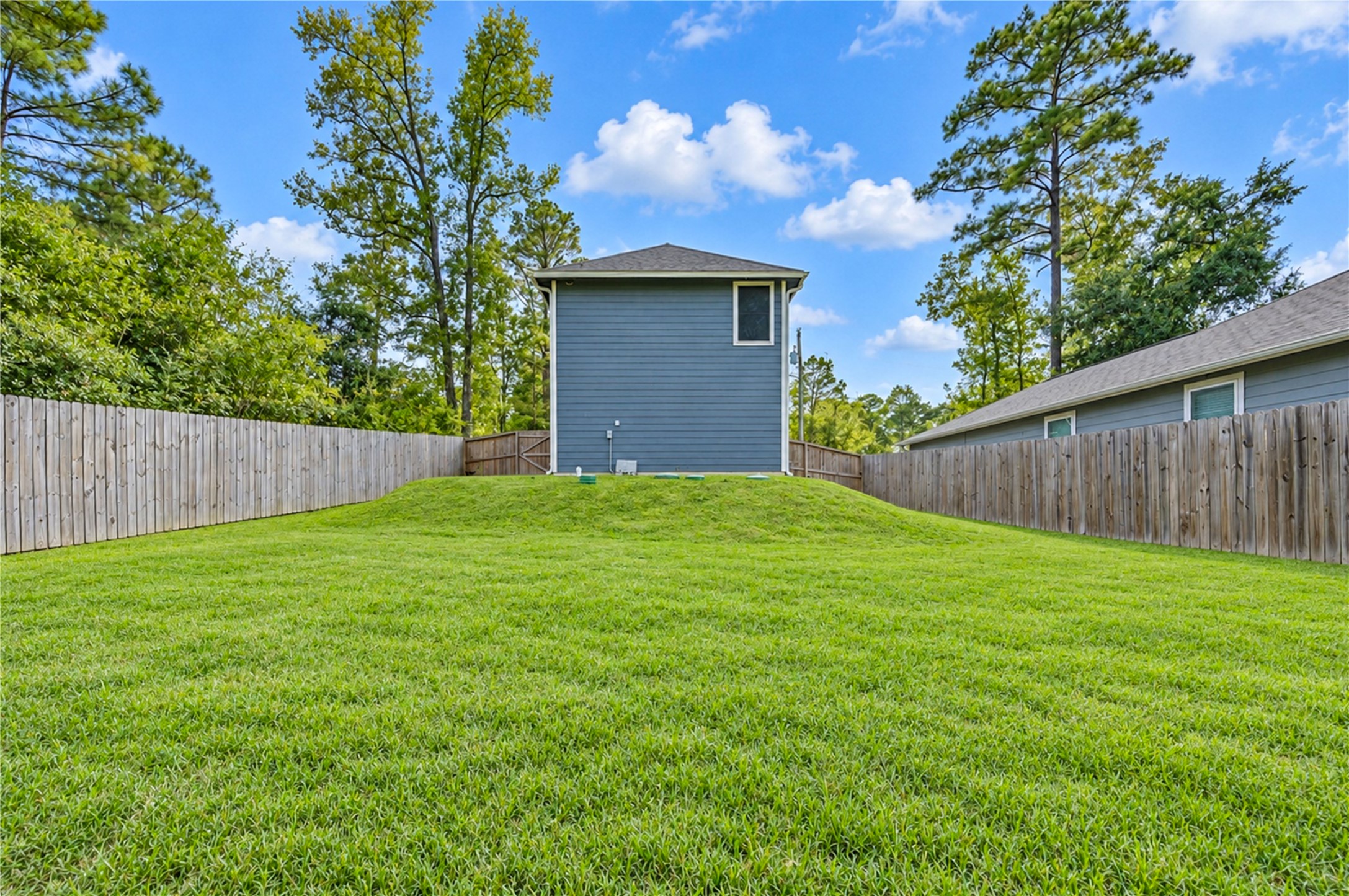 15190 Crockett Road, Willis, TX 77378