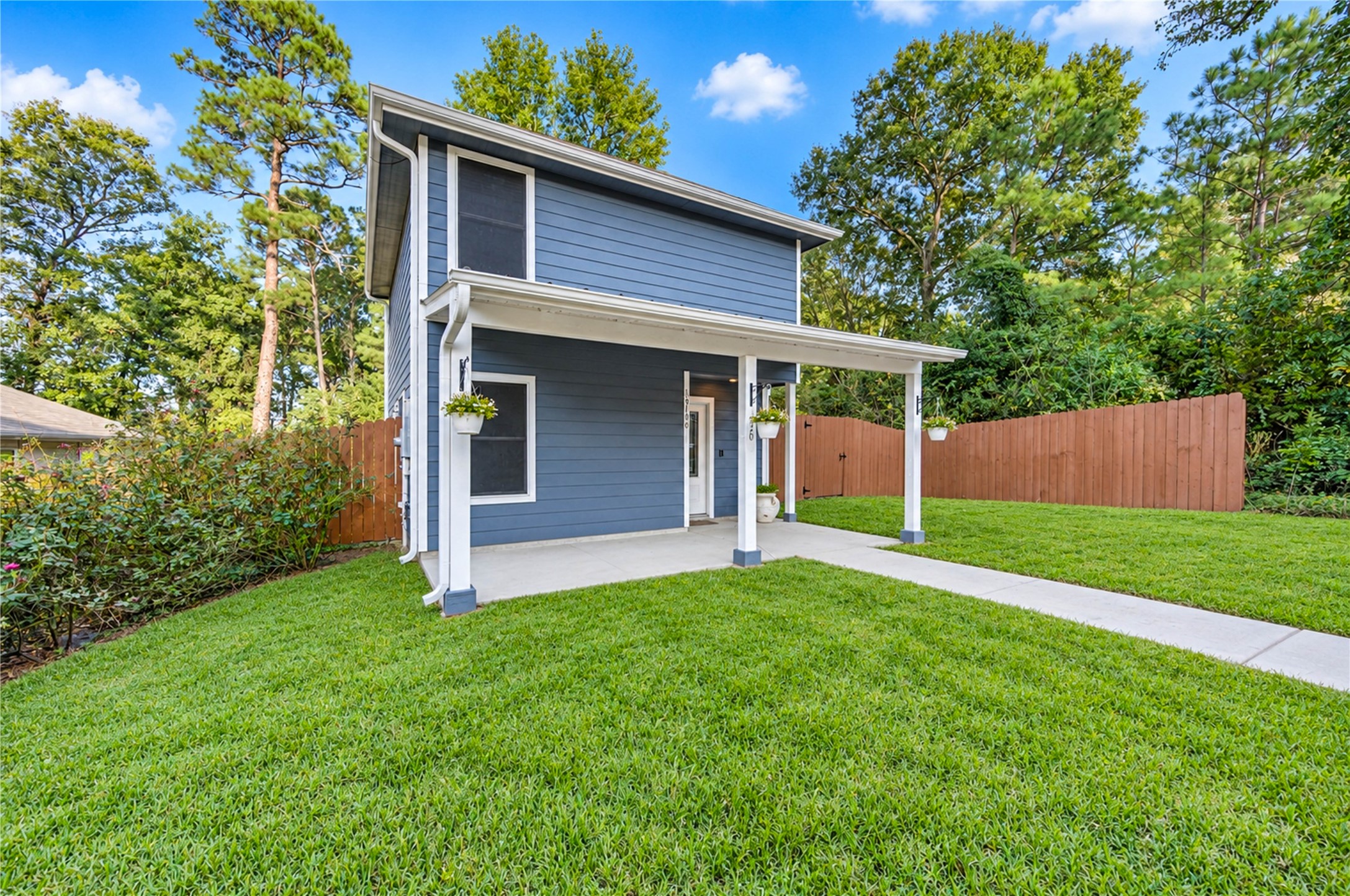 15190 Crockett Road, Willis, TX 77378
