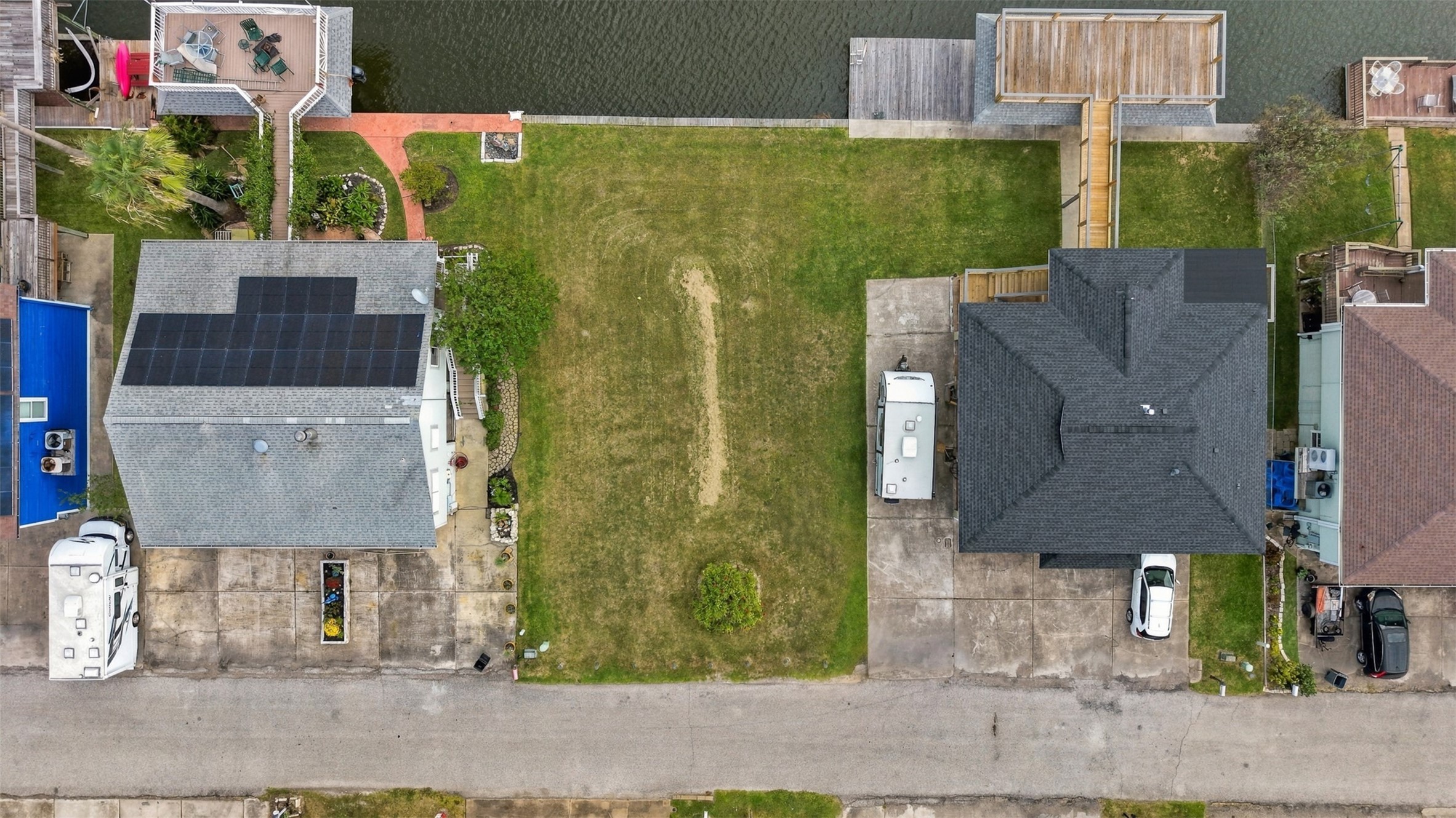 1251 Sailfish Street, Bayou Vista, TX 77563