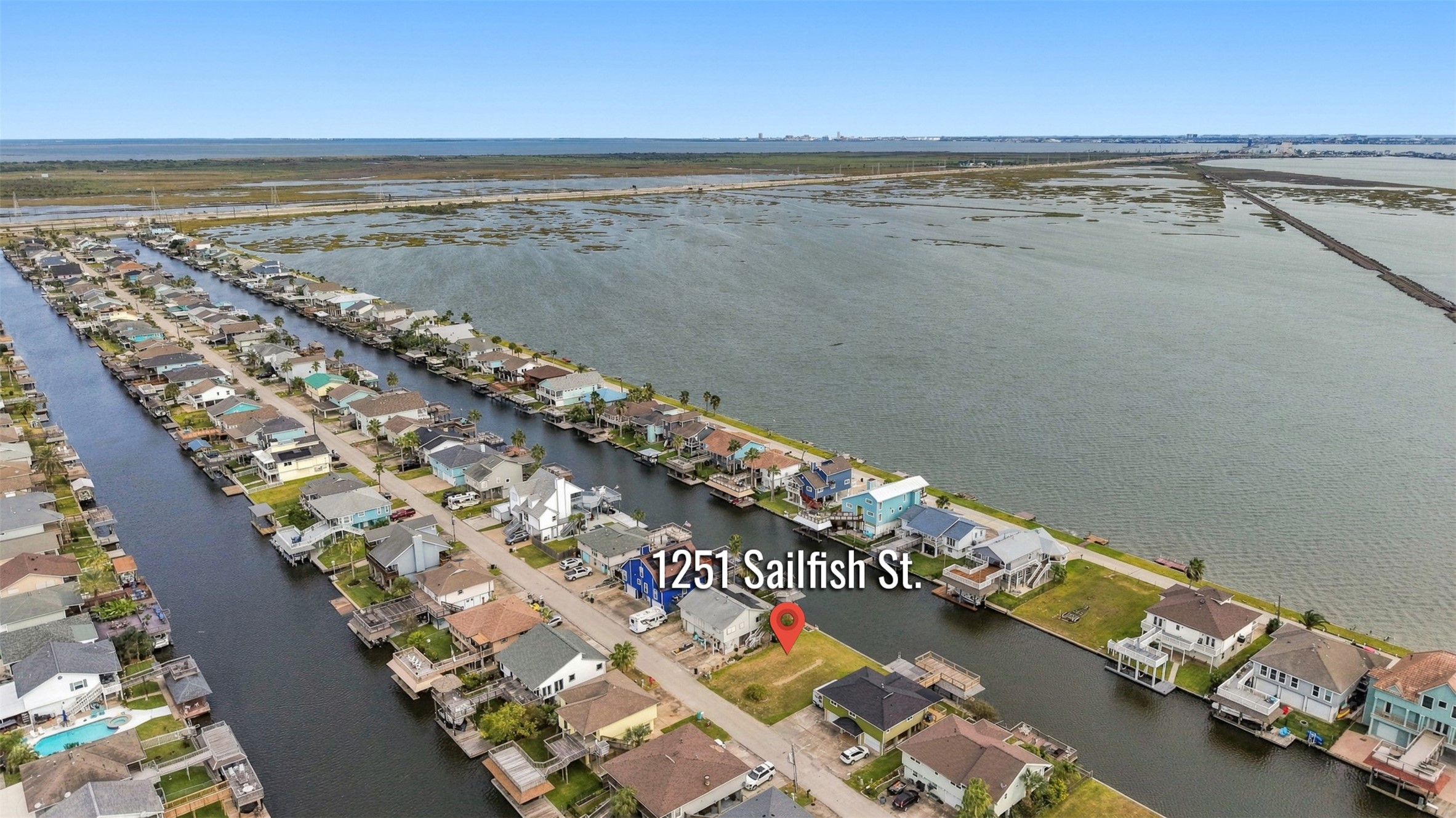 1251 Sailfish Street, Bayou Vista, TX 77563