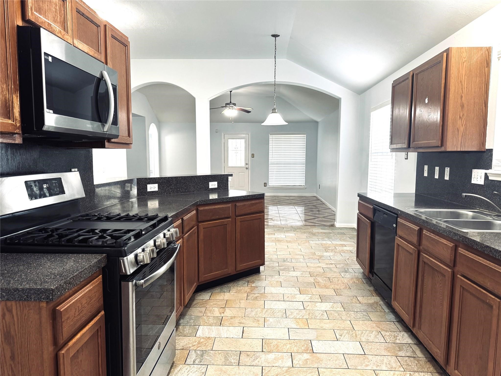 2707 trementina dr, Houston, TX 77088