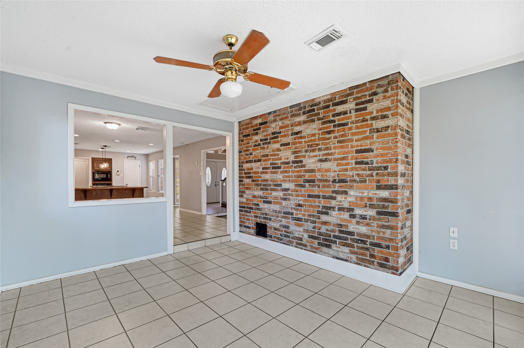 2106 White Feather Trail, Crosby, TX 77532
