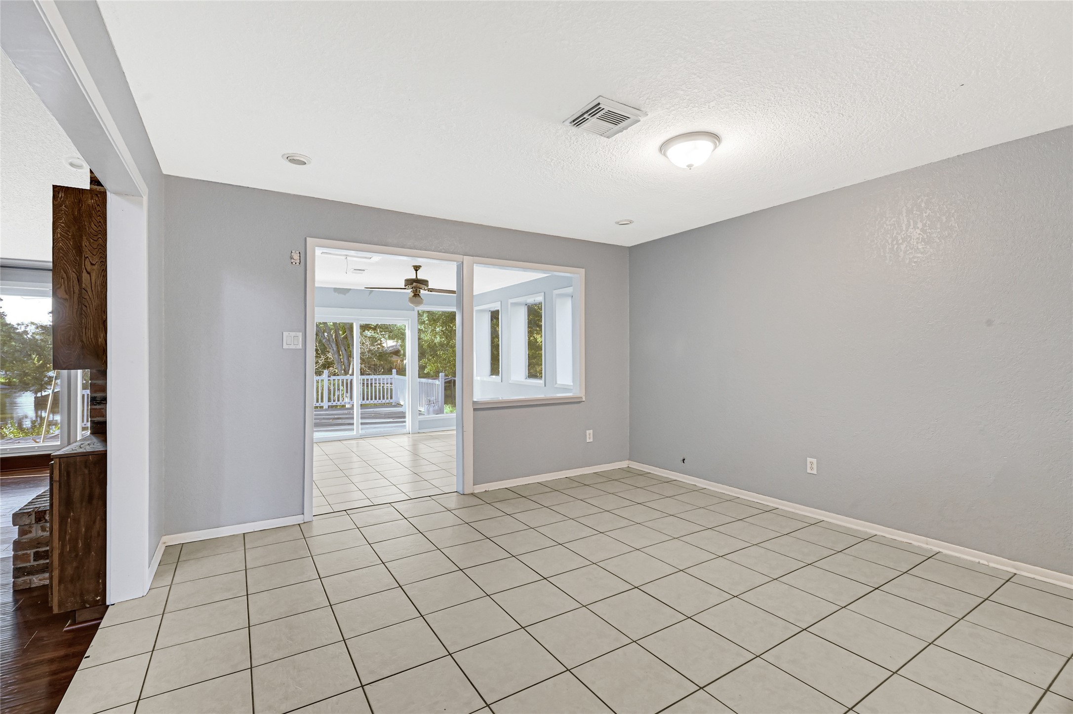 2106 White Feather Trail, Crosby, TX 77532