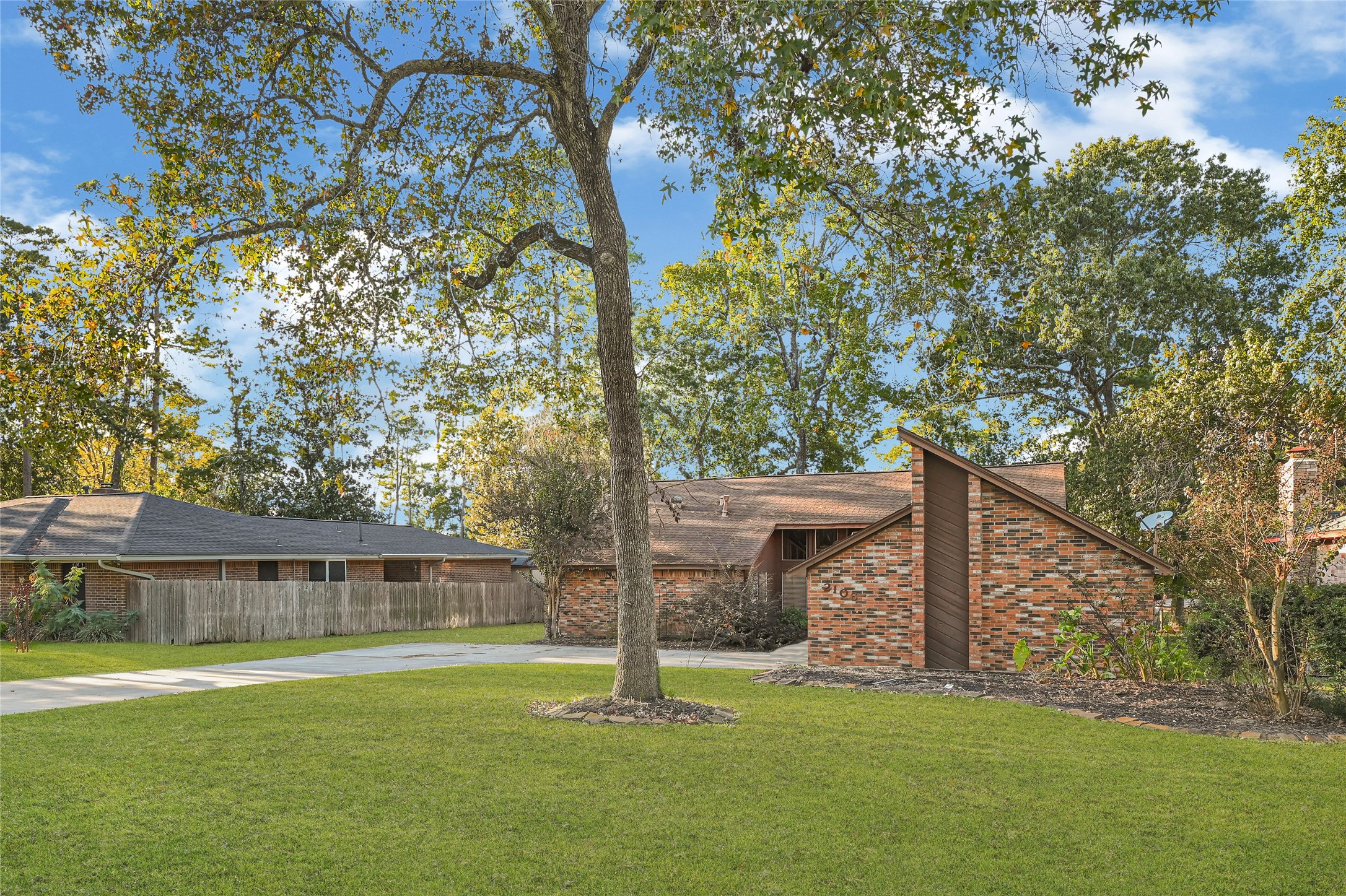 2106 White Feather Trail, Crosby, TX 77532