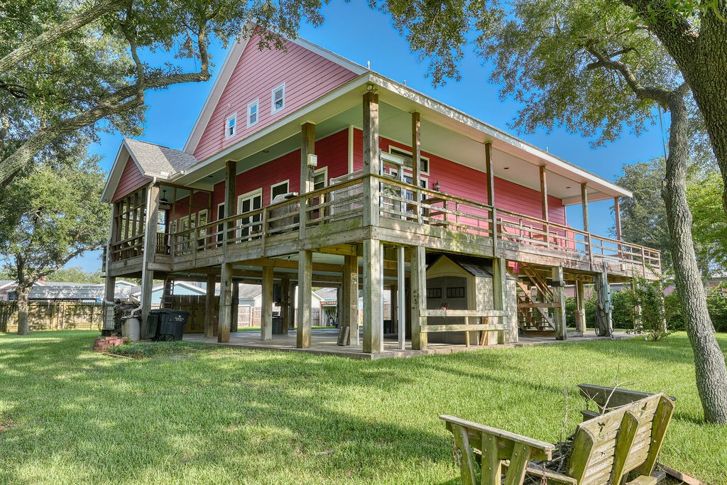 746 12th Street, San Leon, TX 77539