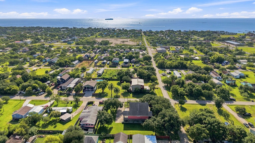 746 12th Street, San Leon, TX 77539