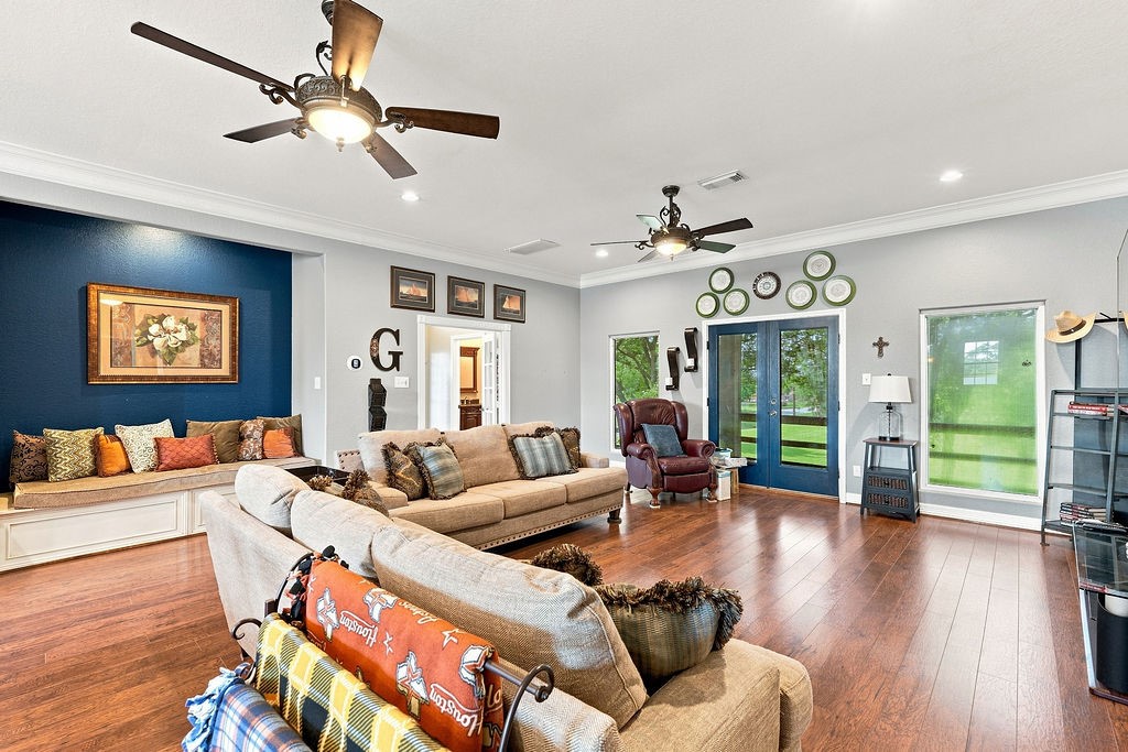 746 12th Street, San Leon, TX 77539