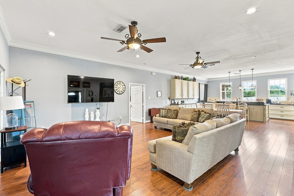 746 12th Street, San Leon, TX 77539