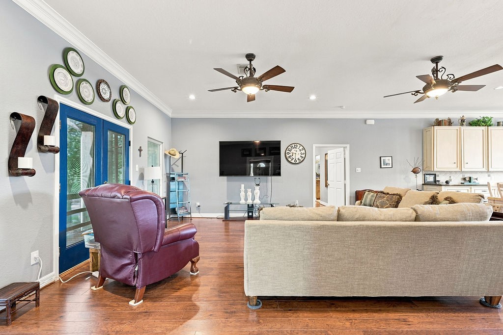 746 12th Street, San Leon, TX 77539