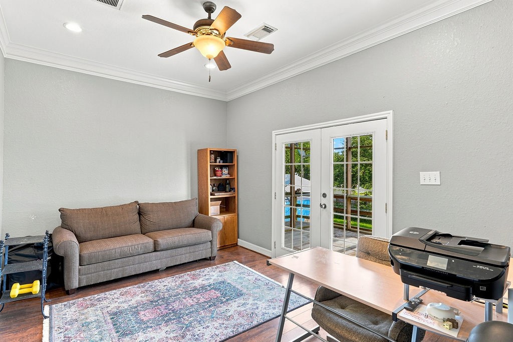 746 12th Street, San Leon, TX 77539
