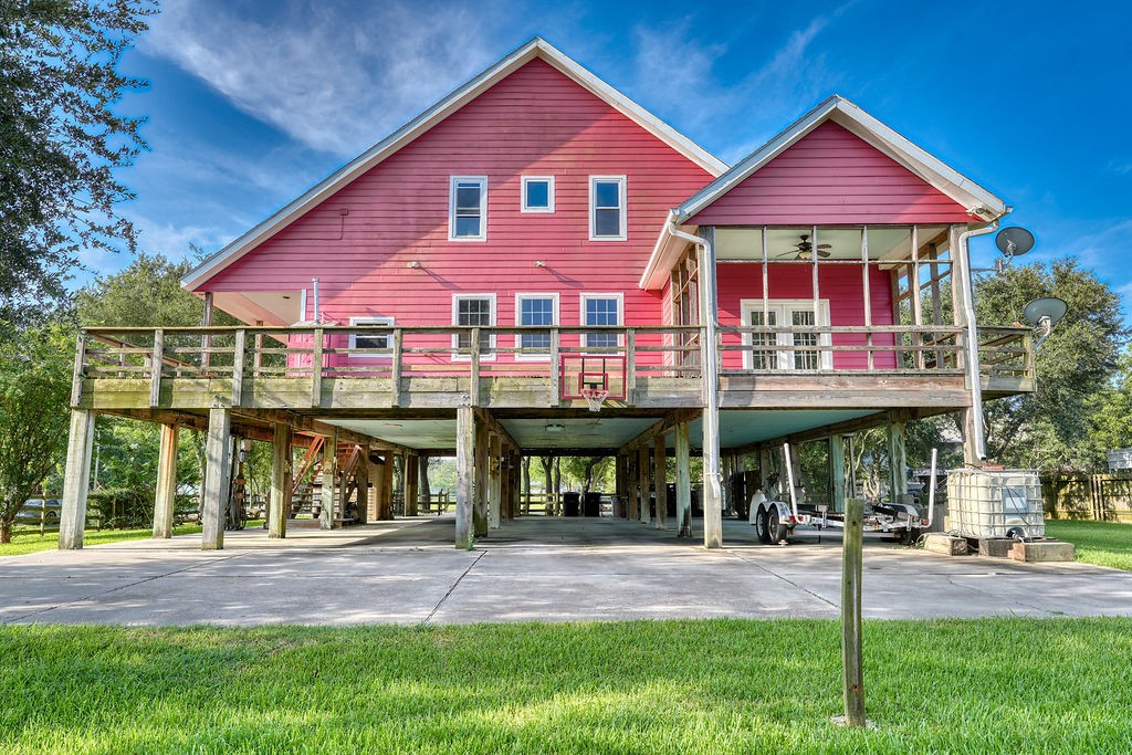 746 12th Street, San Leon, TX 77539
