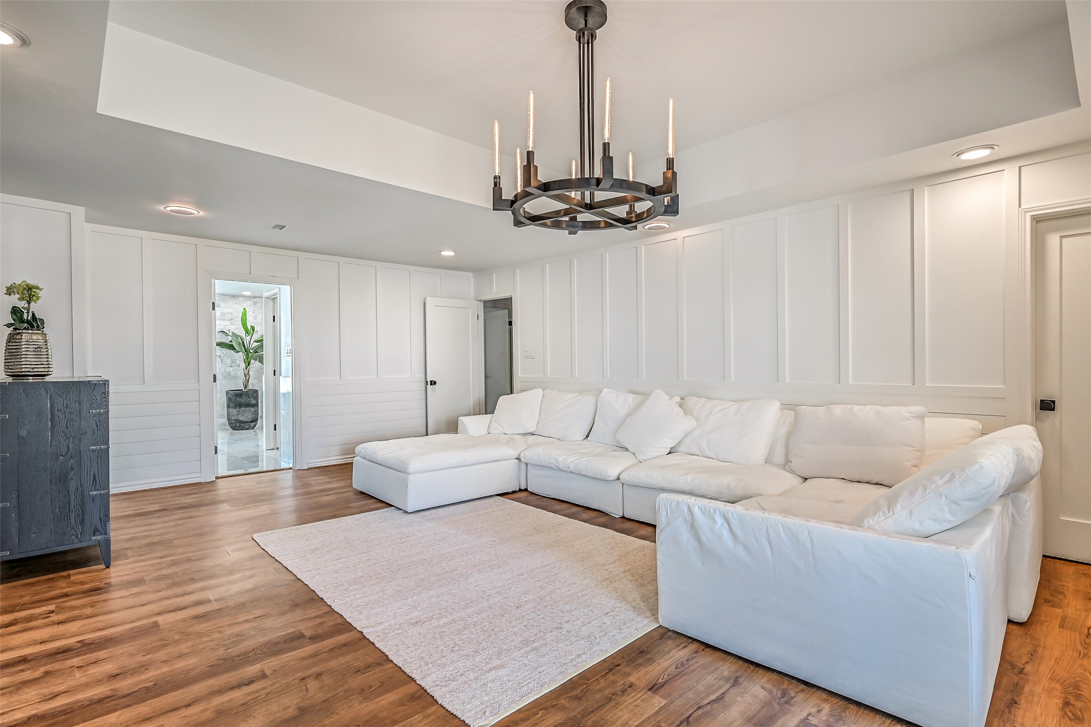 Even with a house full of people, there is somewhere to slip away. The primary sitting room creates a private place to read, relax or enjoy a slow morning.