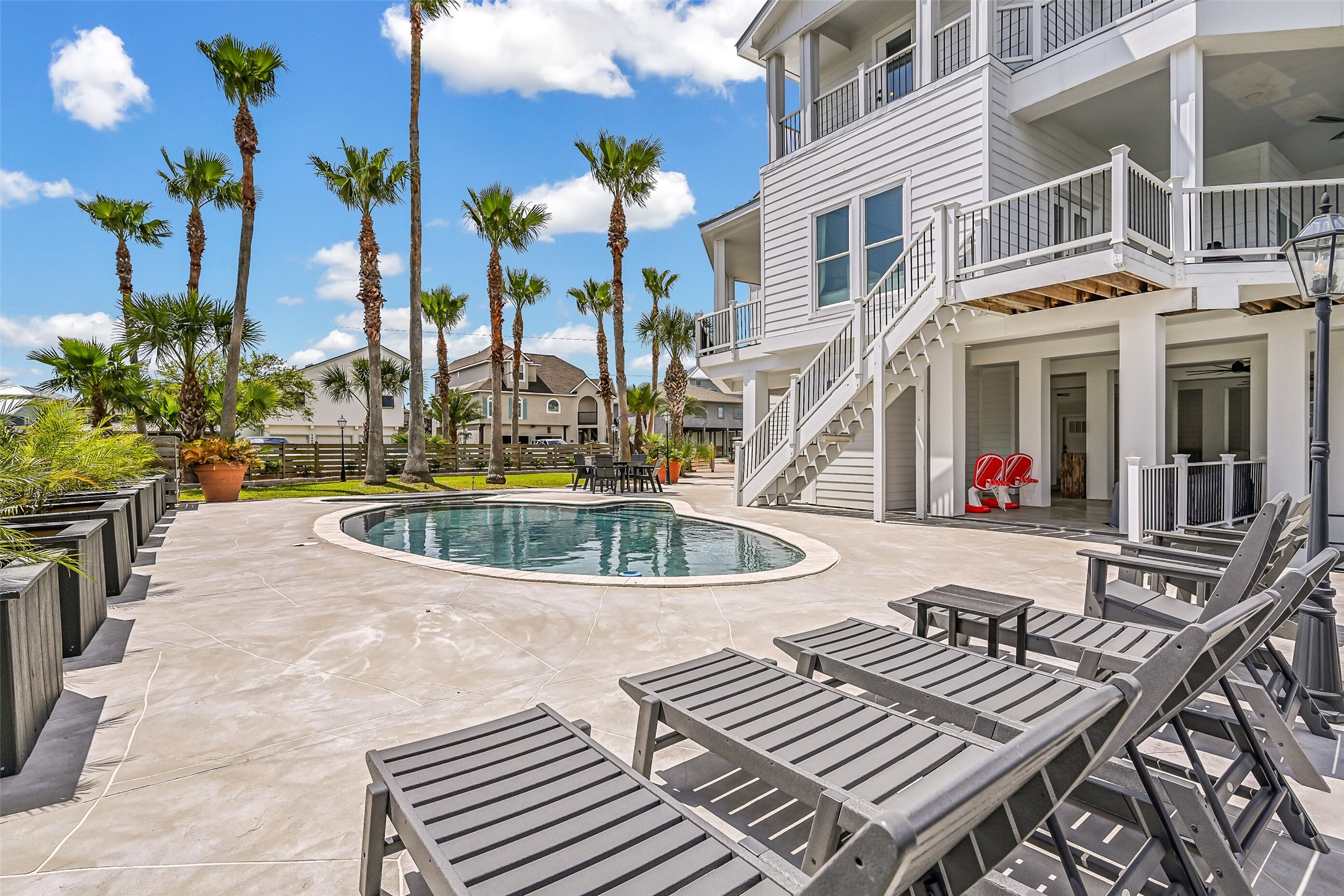 Pool days do not have to wait for the weekend. Swim in the afternoon, settle into the spa after sunset and enjoy having your own waterfront escape at home.