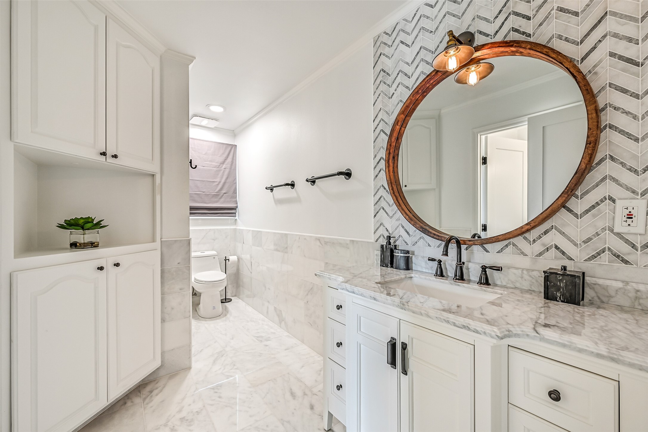 Private ensuite accommodations make sharing a large home considerably easier. Family and guests can enjoy independence even when every bedroom is occupied.