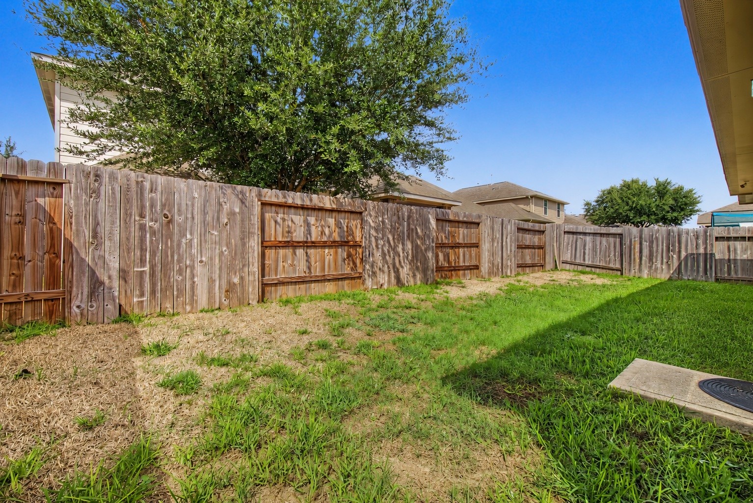 2209 Maple Point Drive N, Conroe, TX 77301