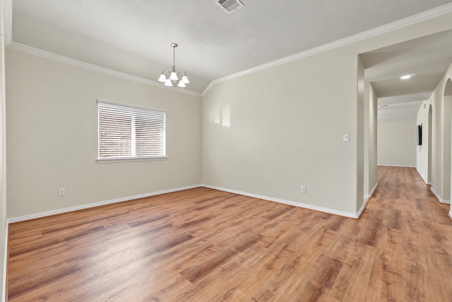 2209 Maple Point Drive N, Conroe, TX 77301