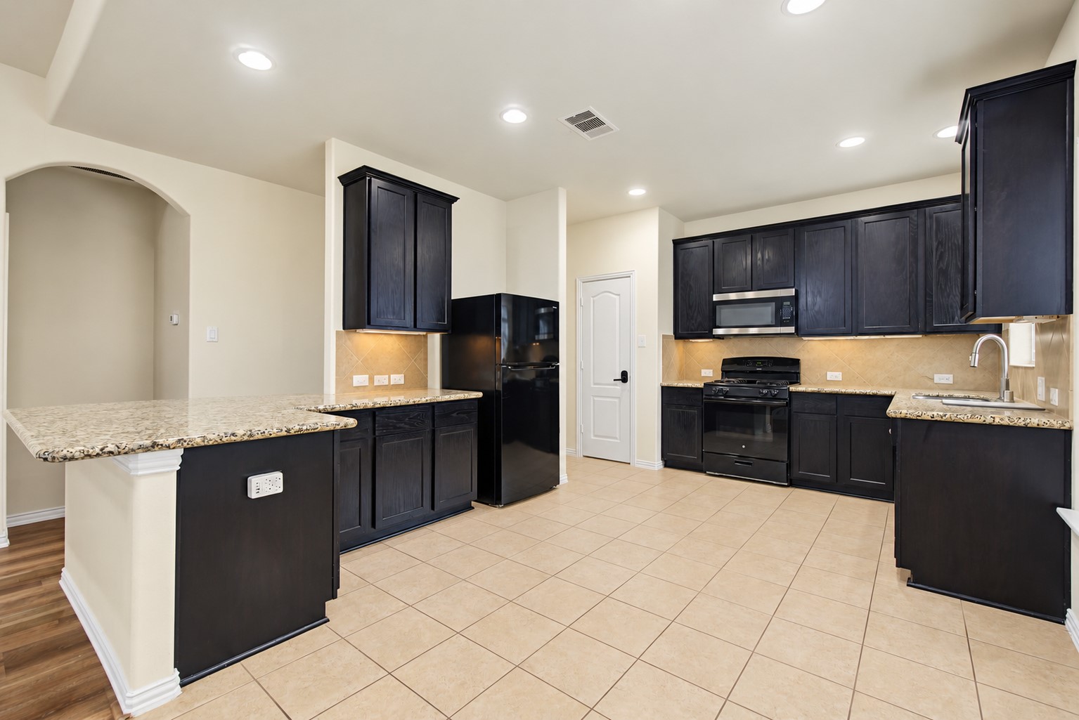 2209 Maple Point Drive N, Conroe, TX 77301