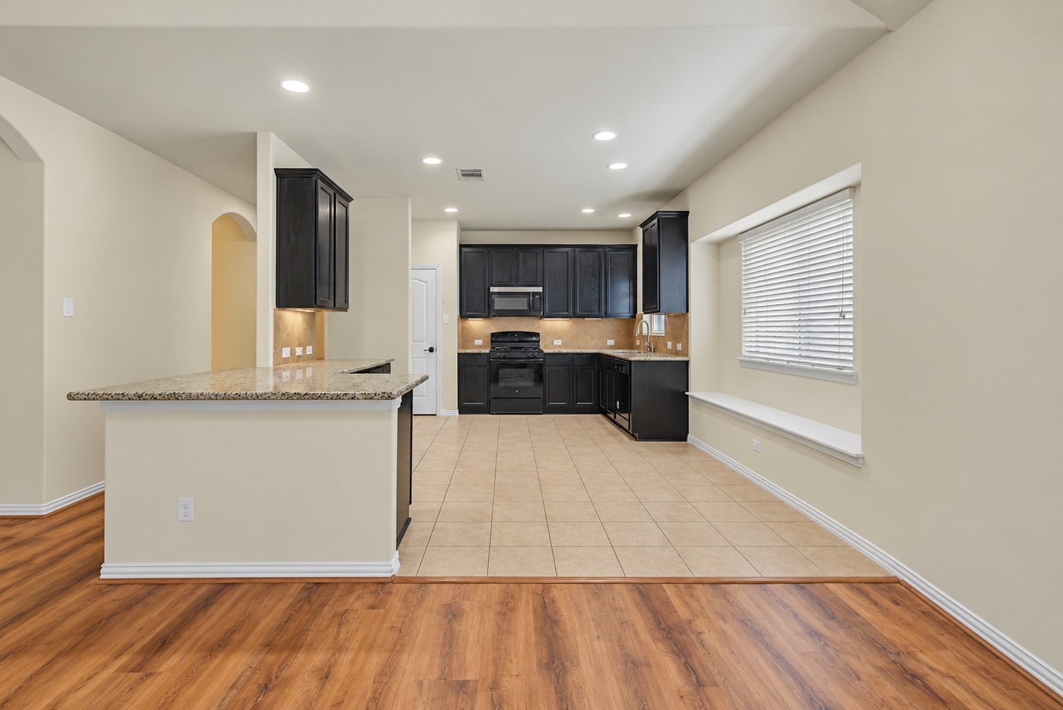 2209 Maple Point Drive N, Conroe, TX 77301