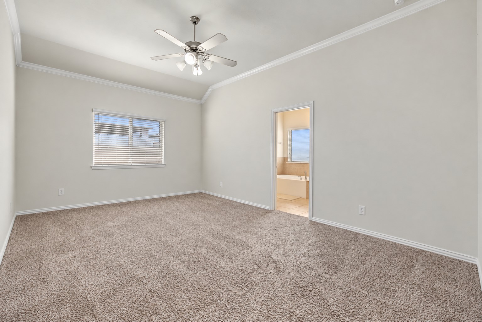 2209 Maple Point Drive N, Conroe, TX 77301