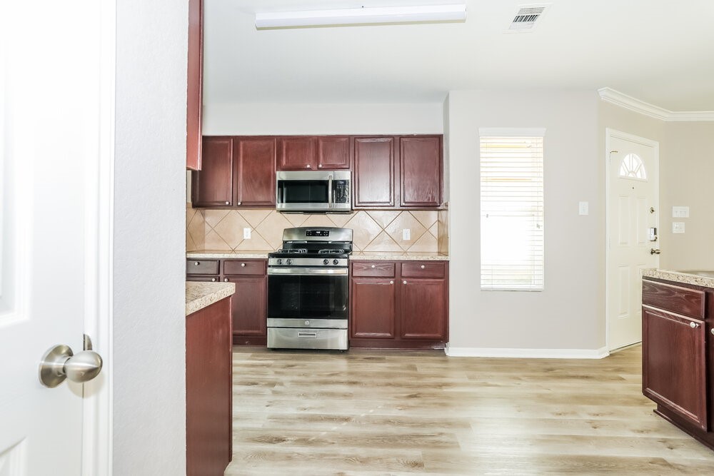 16750 Warbler Drive, Conroe, TX 77385