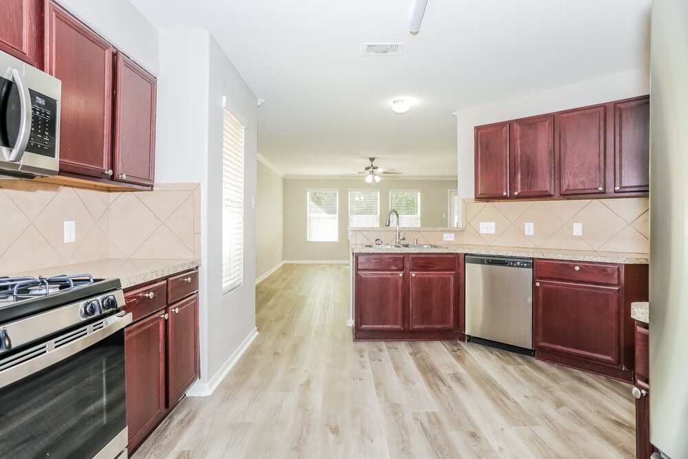 16750 Warbler Drive, Conroe, TX 77385