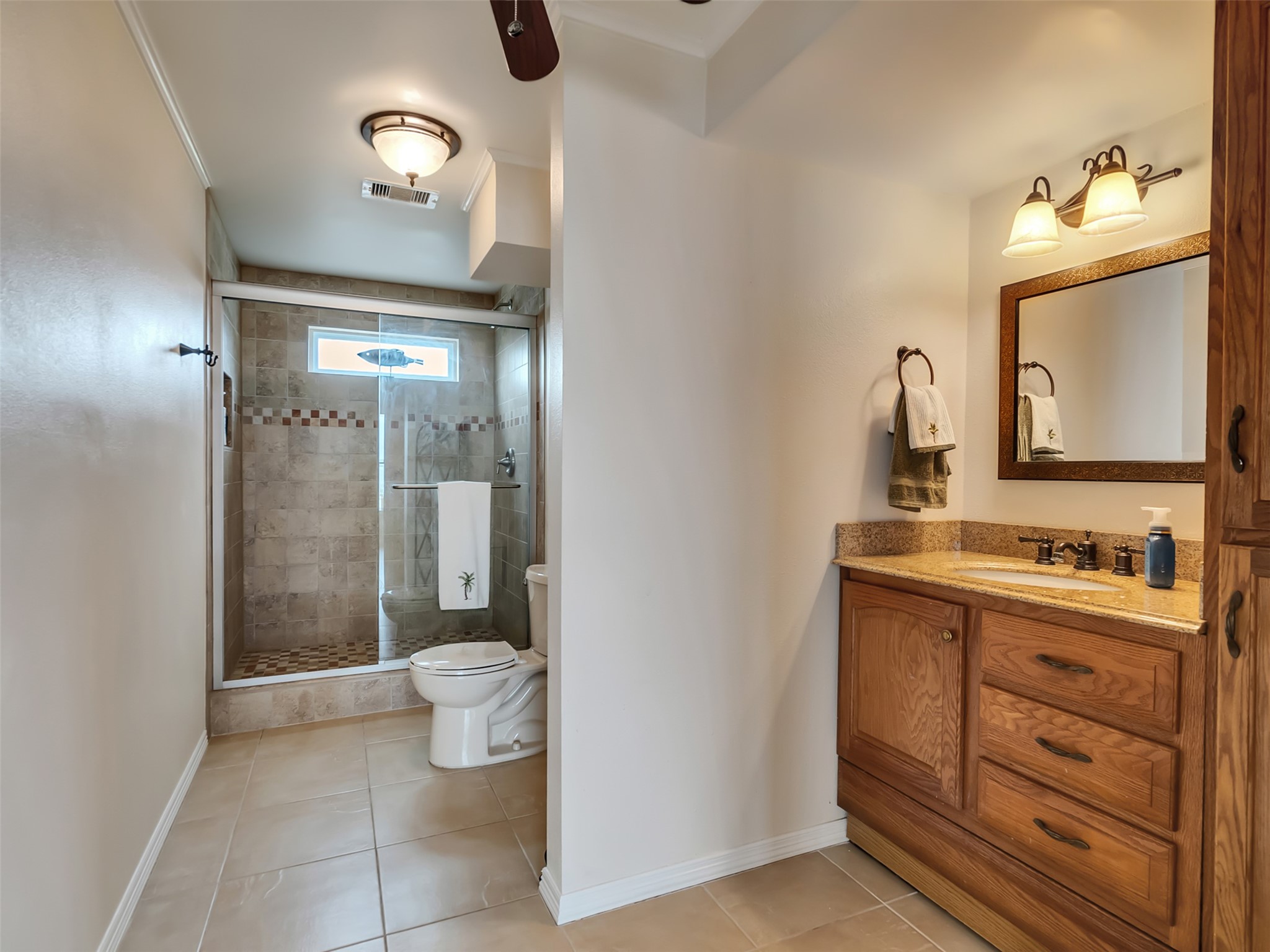 Secondary bathroom on the second floor.