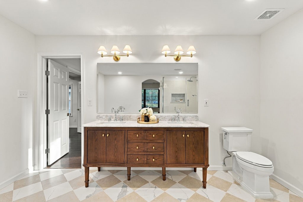 1326 Saxony Lane, Houston, TX 77058